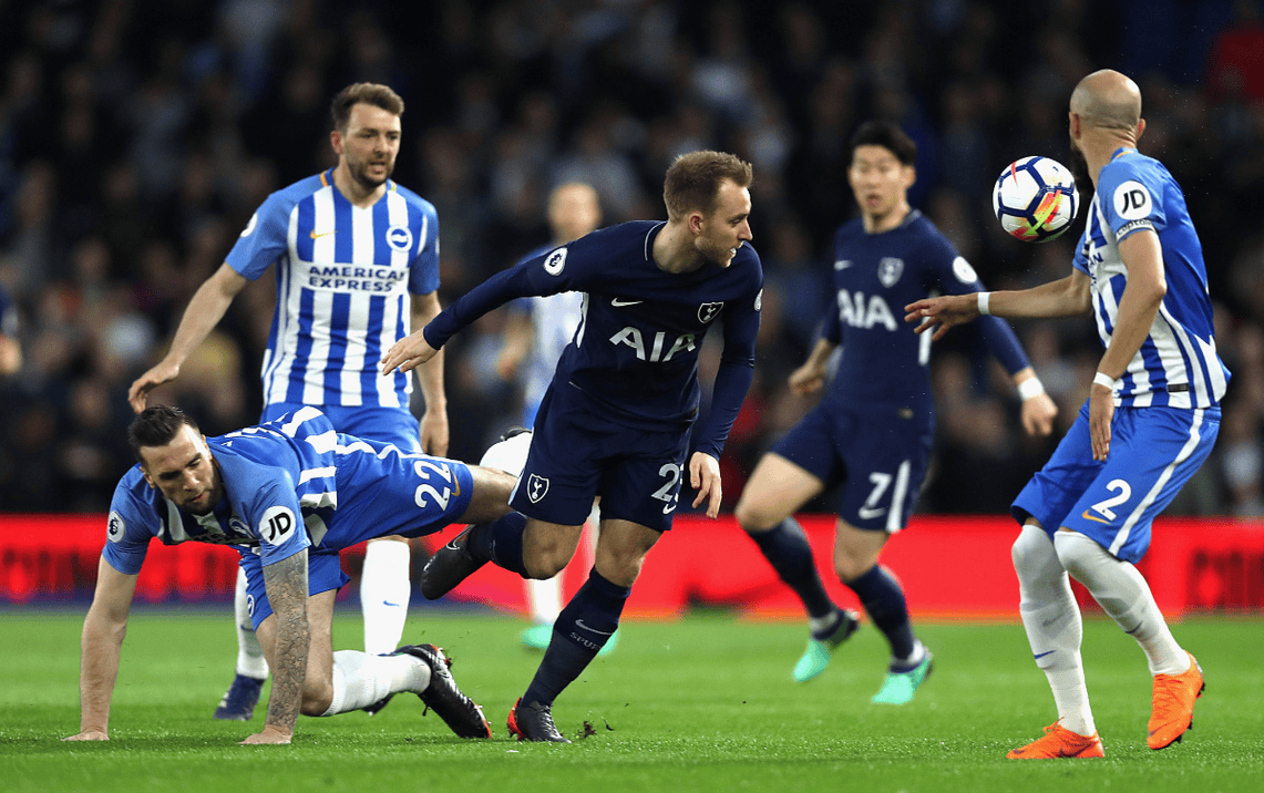 一名具备背 一名具备背